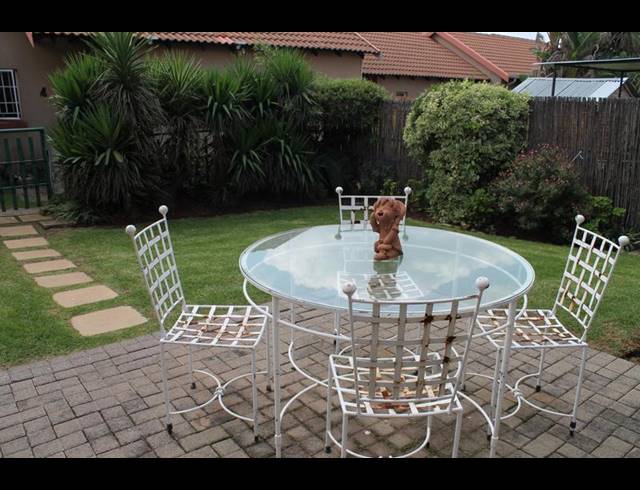 2 BEDROOM TOWNHOUSE FOR SALE IN ILLIONDALE